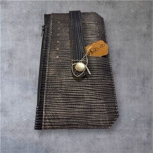 Black Textured Clutch/blue